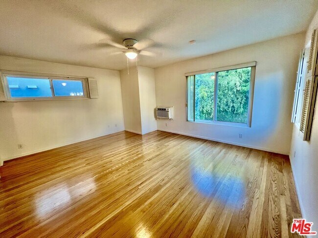 Building Photo - 1008 Westholme Ave