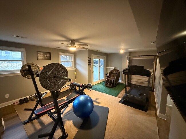 Building Photo - Partially Furnished Townhome 3-Bed, 3.5-Bath in Overland Park – Stunning with Modern Updates & Co...