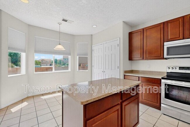 Building Photo - 7120 Alamillo Rd NW