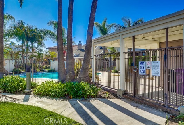 Building Photo - 7030 Seawind Dr