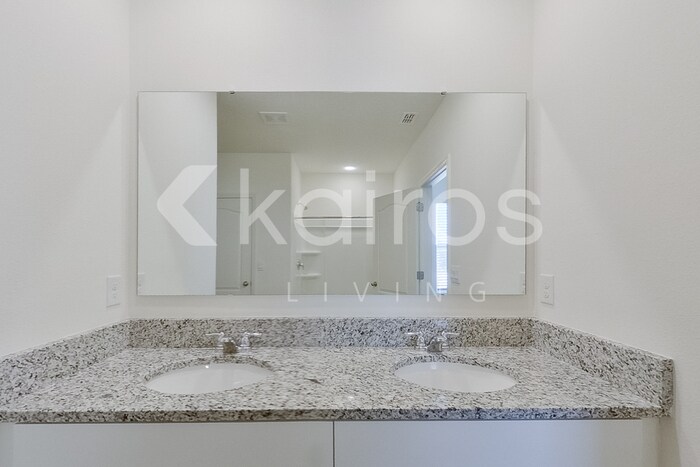 Building Photo - 32048 Katelin Cir