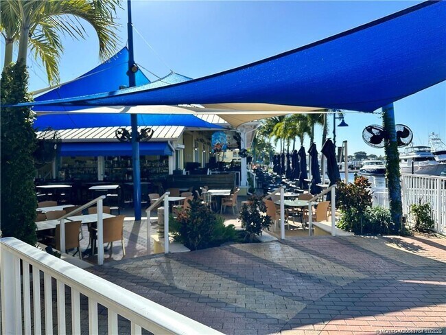 Building Photo - 2646 NE Pelican Wy