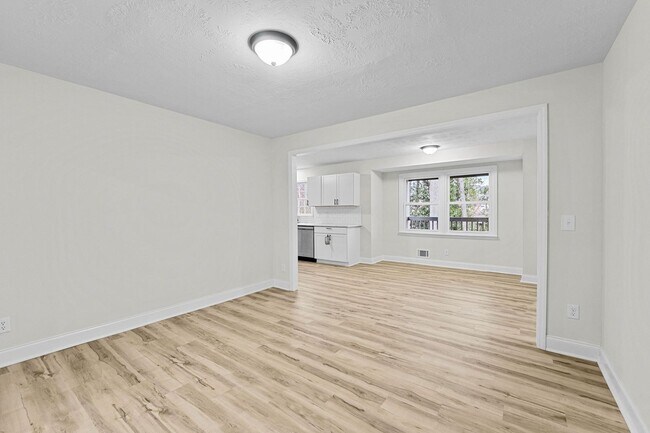 Building Photo - 1306 Dominica Dr