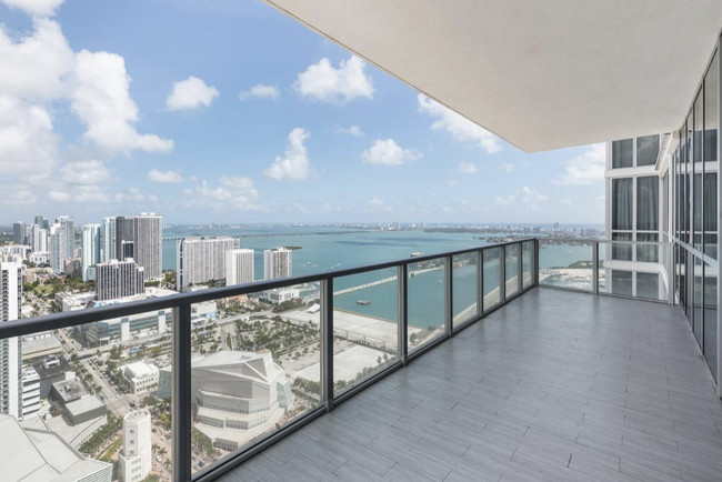 Building Photo - 1100 Biscayne Blvd