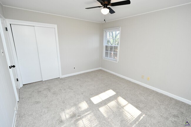 Building Photo - 467 SR 96