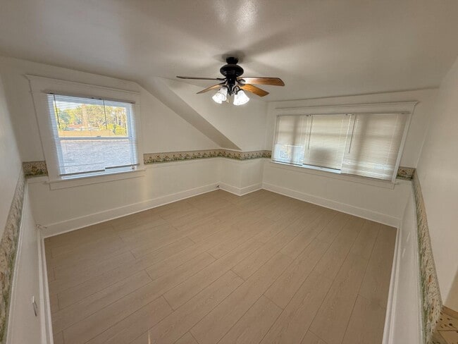 Building Photo - 563 San Francisco Ave