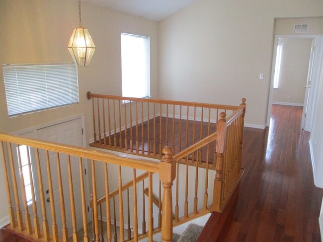 Building Photo - 656 S Rosehall Ln