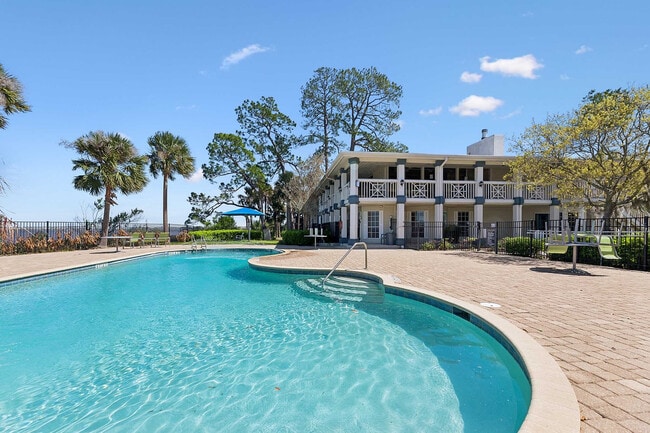 Building Photo - Edenfield Shores