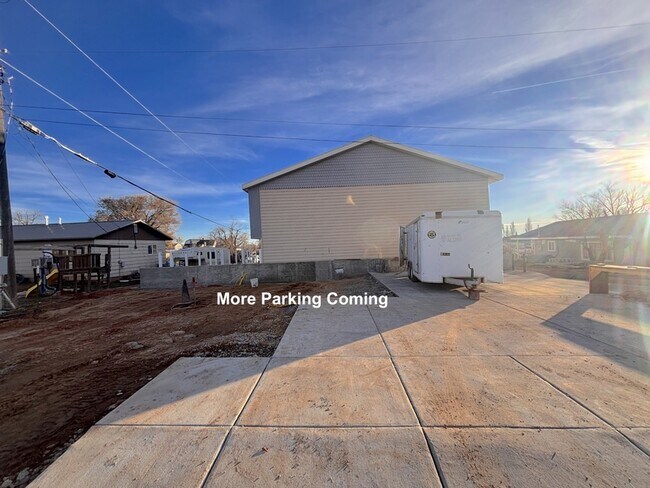 Building Photo - 361 W 400 S