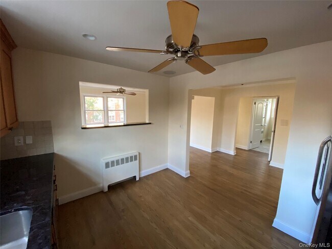 Building Photo - 905 Palmer Ave