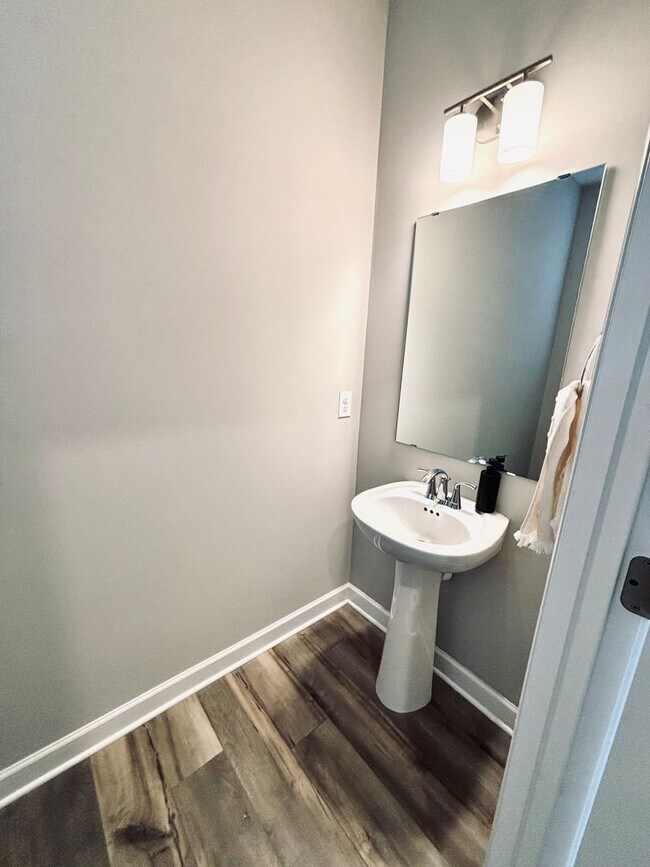 Building Photo - Beautiful and Spacious 4 Bedroom Home / New Construction!