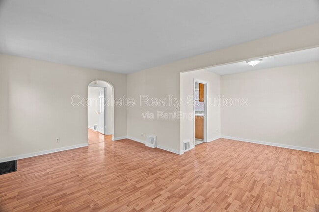 Building Photo - 1258 Grant Dr