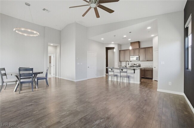 Building Photo - 692 Nathanial Ct