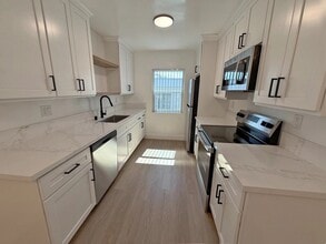 Building Photo - 520 Hayworth Ave