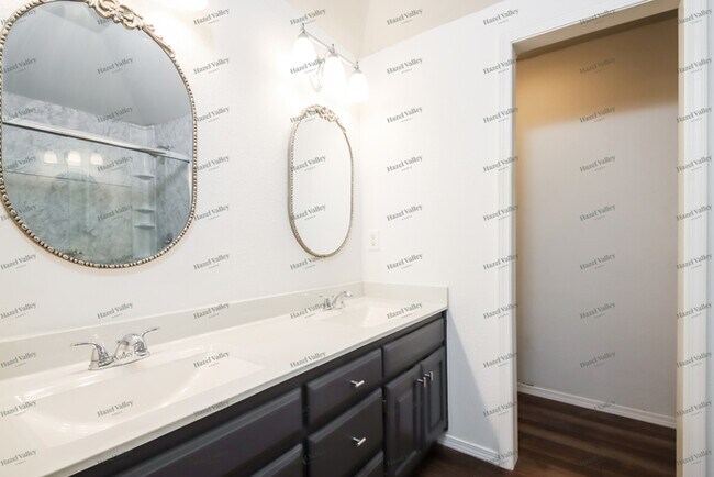 Building Photo - 11109 E 75th Pl