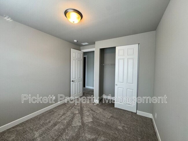 Building Photo - 3835 SW ALAVA COURT