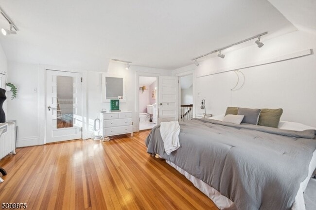 Building Photo - 258 Ridgewood Ave