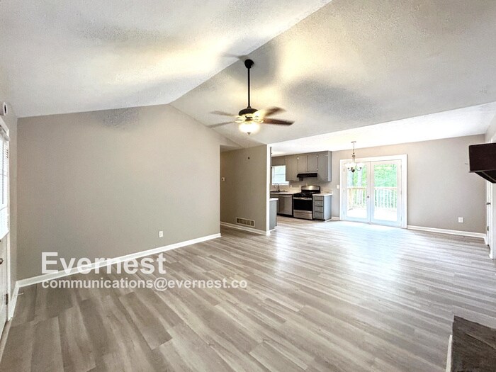 Building Photo - 8937 Tweeddale Dr