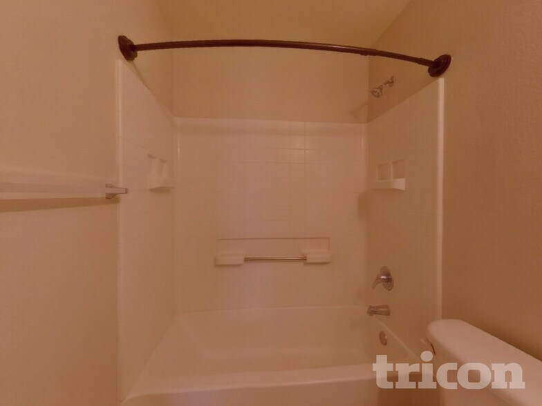 Building Photo - 17662 Clear Springs Ct
