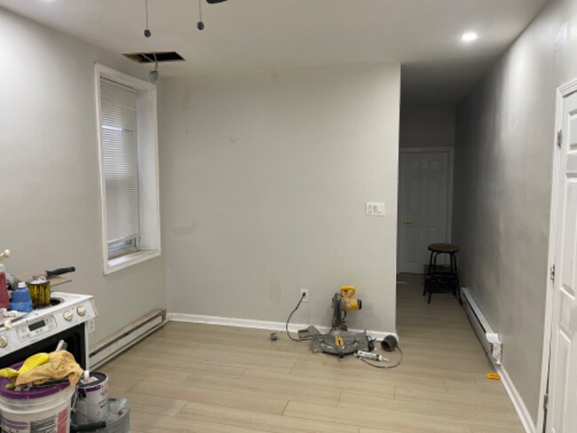 Building Photo - 916 Ridge Ave