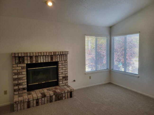 Building Photo - NICE TWO STORY ROCKLIN HOME WITH LARGE BONUS ROOM UPSTAIRS NEXT TO TWIN OAKS PARK & SCHOOLS!