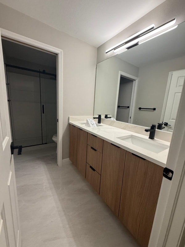 Building Photo - 11805 Holly Creek Dr