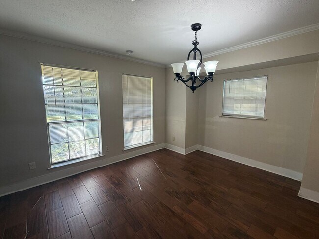 Building Photo - FOR RENT in LAFAYETTE!