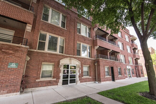 Building Photo - 4354 S Prairie Ave