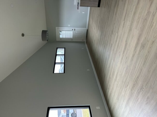 Building Photo - 2604 Mockingbird Rd