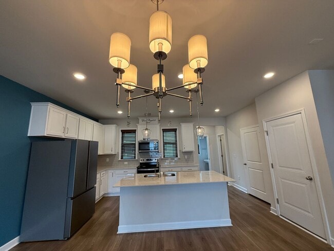 Building Photo - Move In Ready Townhome in Marshview Commons