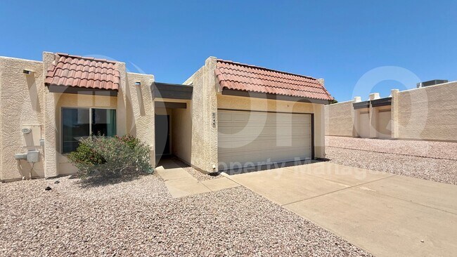 Primary Photo - 7006 E Jensen St