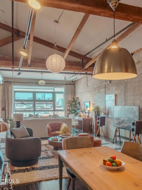 Building Photo - 530 S Hewitt St