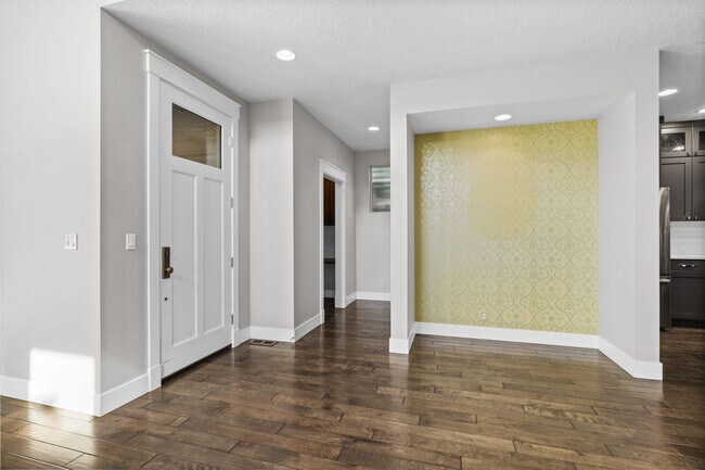 Building Photo - Luxury Living in Harris Ranch | 3 Bed + Office | 3 Bath | 2,713 Sq Ft