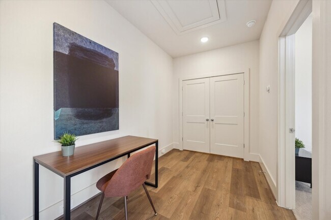 Building Photo - 5903 Urban Pnes St