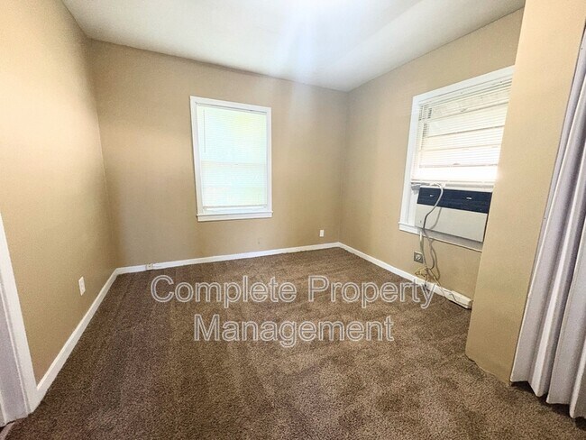 Building Photo - 5604 Ter O