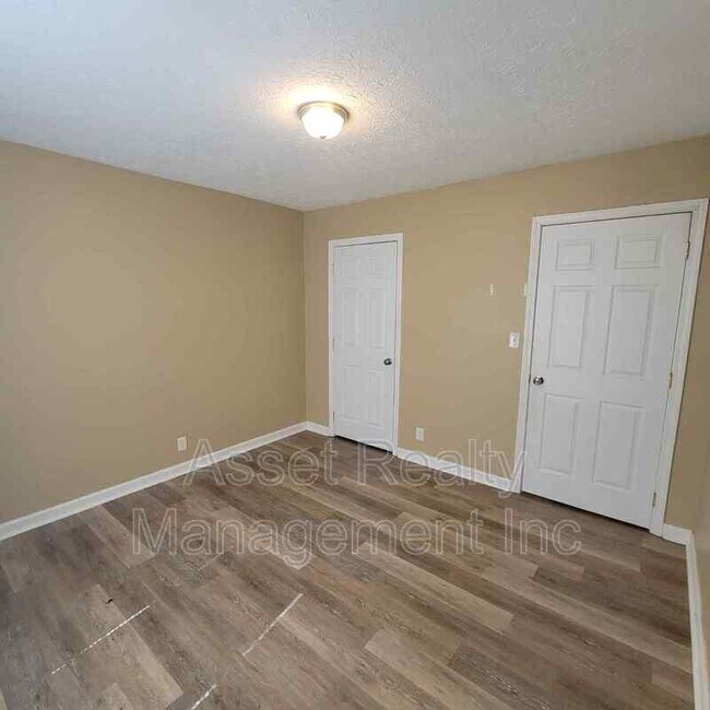 Building Photo - 2817 Colt Dr NE