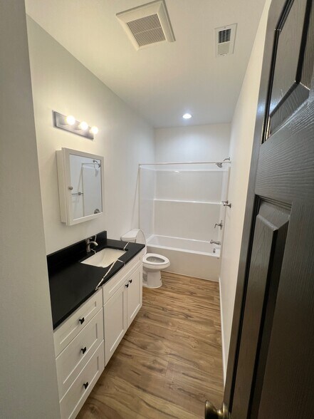 Primary bedroom bathroom - 119 Grant Dr