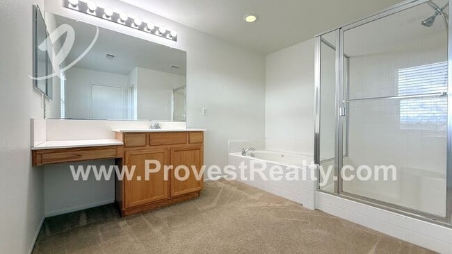 Building Photo - 9640 Peridot Ave