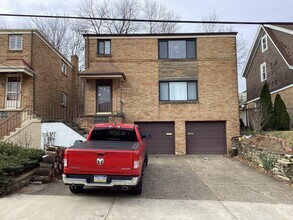 Building Photo - 2934 Clermont Ave