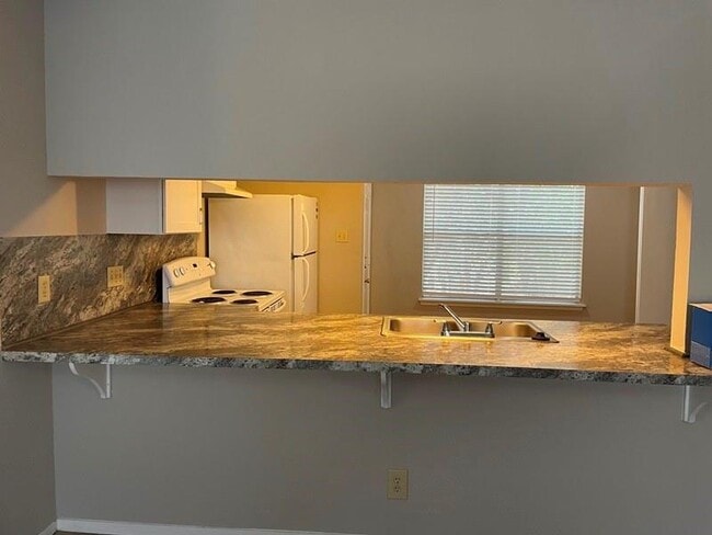 Building Photo - 3306 Dunliegh Dr