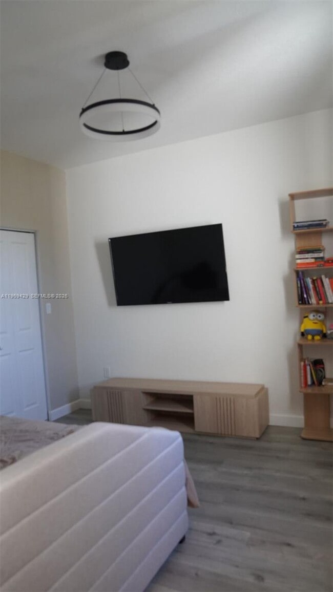 Building Photo - 549 NW 204th St