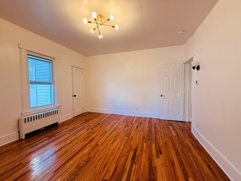 Building Photo - 86 W Main St