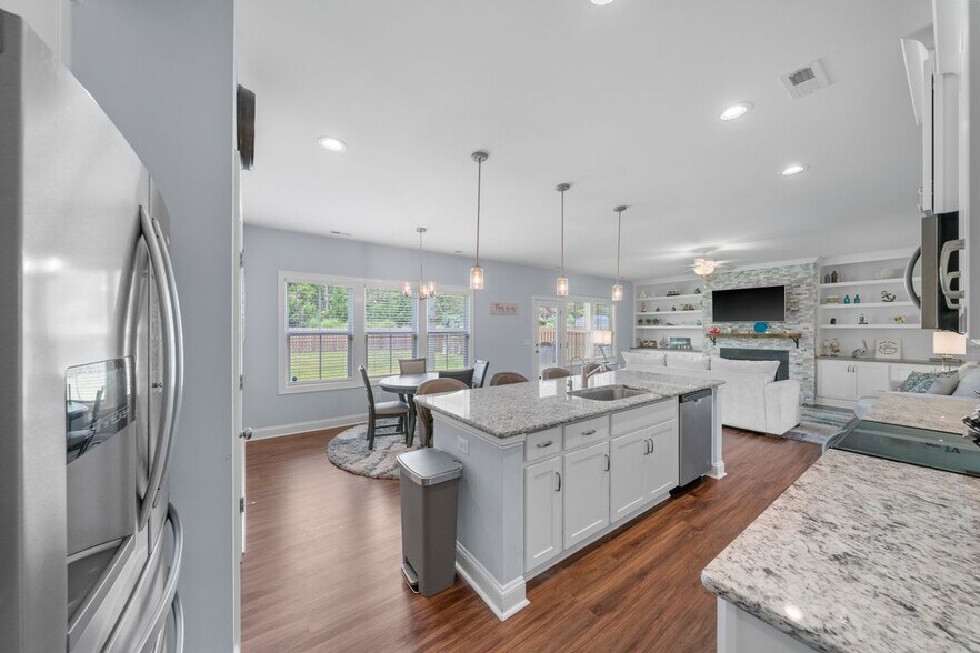 Building Photo - 74 W Weatherbee Wy