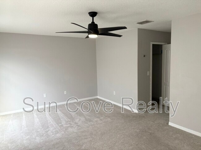 Building Photo - 2111 Roanoke Springs Dr