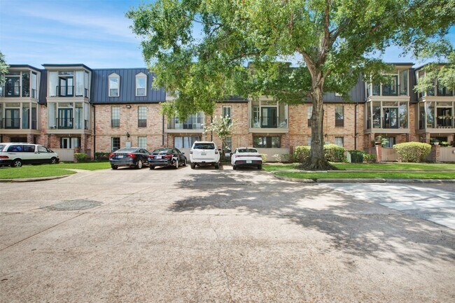 Building Photo - 2475 Underwood St