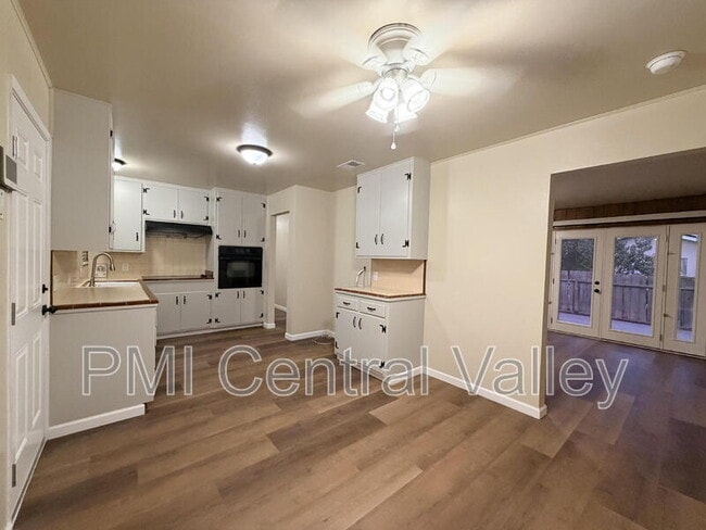 Building Photo - 1280 Dodd Ct