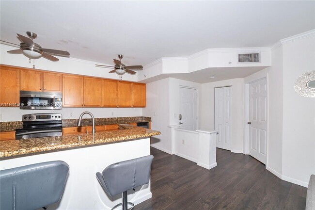 Building Photo - 17150 N Bay Rd