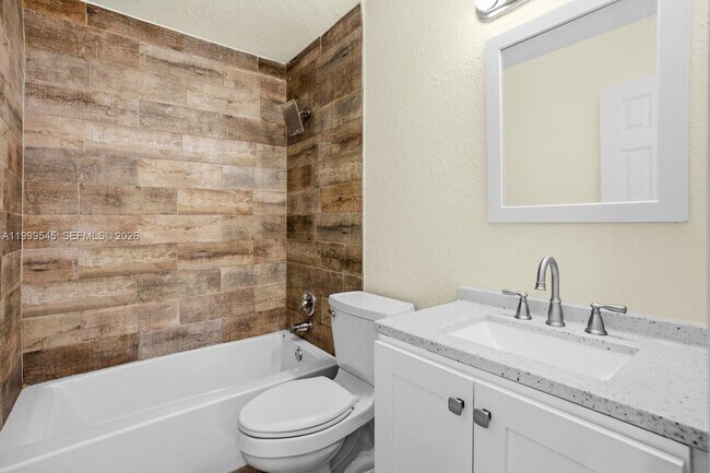 Building Photo - 7604 SW 10th Ct