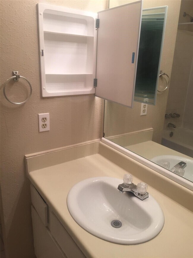 Building Photo - 4918 Quailgate Dr