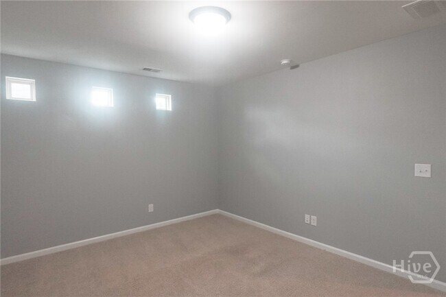 Building Photo - 70 Hazen Dr